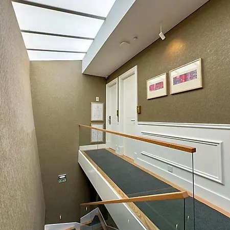 Konukevi Timeless - Old 4*
