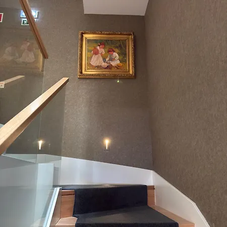 בית הארחה Timeless - Old 4*